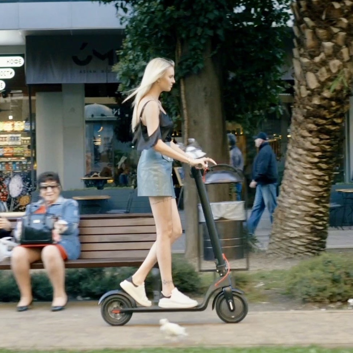 Levy - easy to carry foldable electric scooter