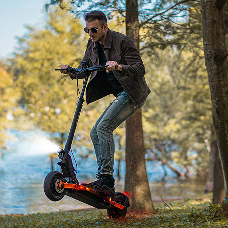 levy plus foldable escooter - Adventure Sports Innovation - street